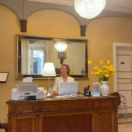 Palazzo Mari & Bed & Breakfast