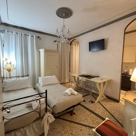 Palazzo Mari &