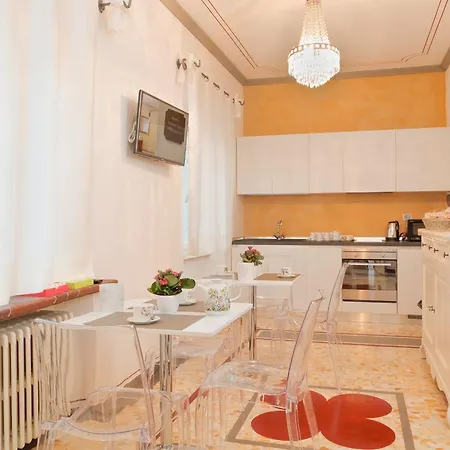 Palazzo Mari & Frühstückspension Montevarchi