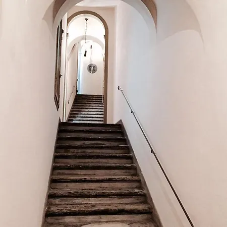 Palazzo Mari & Bed & Breakfast