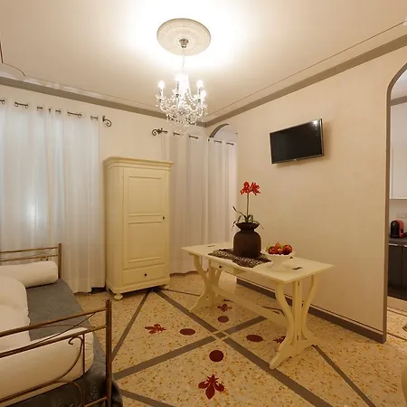 Bed & Breakfast Palazzo Mari & Montevarchi
