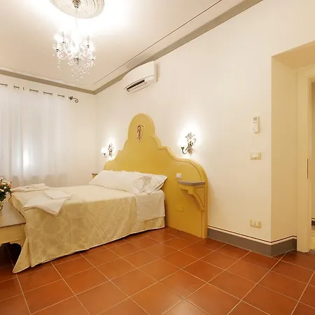 Palazzo Mari & 3*