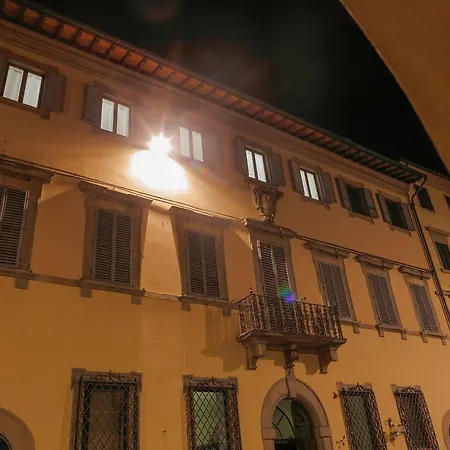 Palazzo Mari & Bed & Breakfast