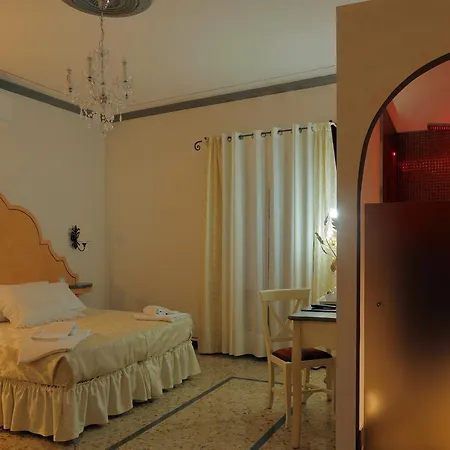 Palazzo Mari & Bed & Breakfast 3*