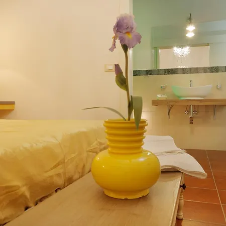 Palazzo Mari & Bed & Breakfast Montevarchi