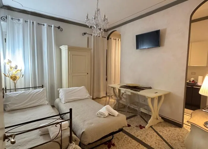 Palazzo Mari &
