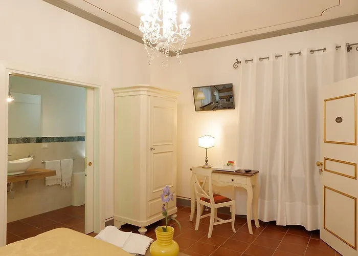 Palazzo Mari & Oda ve Kahvaltı 3*