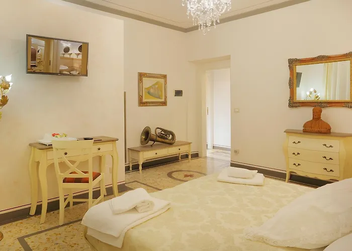 Oda ve Kahvaltı Palazzo Mari & Montevarchi