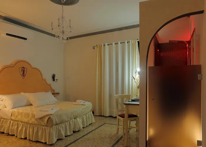 Palazzo Mari & Oda ve Kahvaltı 3*