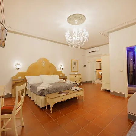 Palazzo Mari & Bed & Breakfast Montevarchi